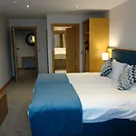 Westgrove Отель 4*