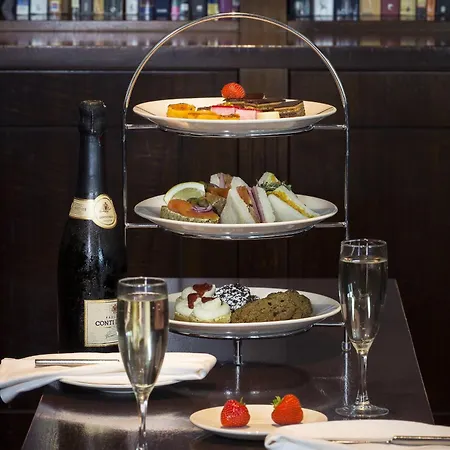 维斯特格鲁弗酒店 4* 克兰