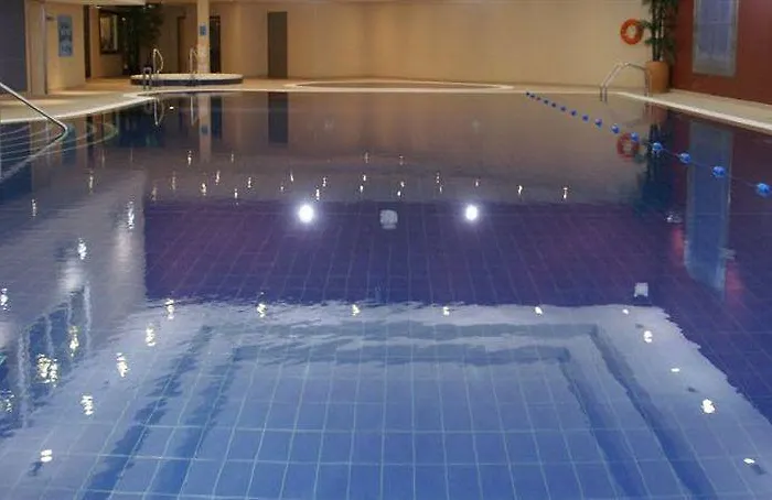 Westgrove Отель